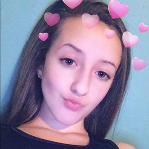 Meet your Posher, Karaline